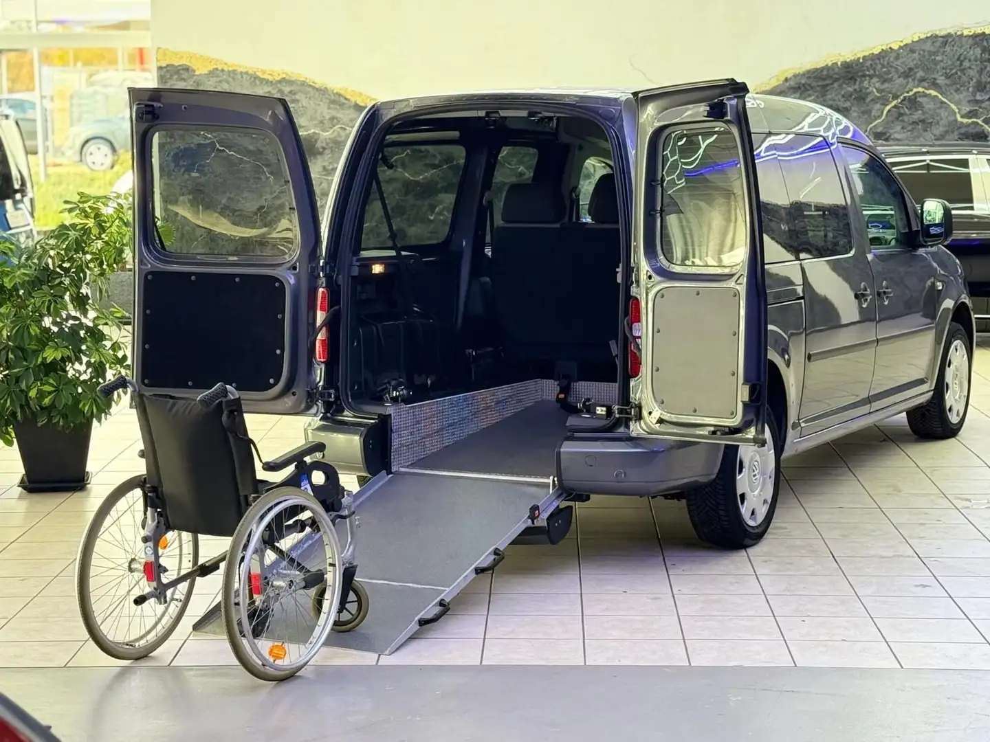 Volkswagen Caddy 1,6-Maxi-Behindertengerecht-Rampe Grijs - 1