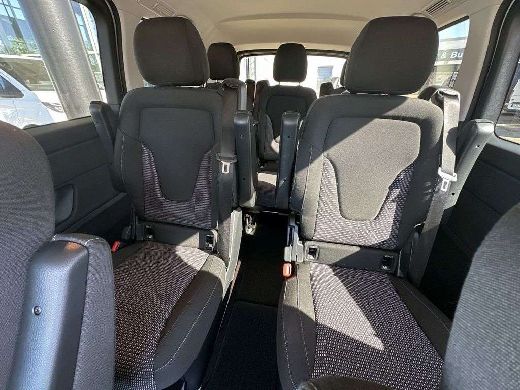 Mercedes-Benz V 220