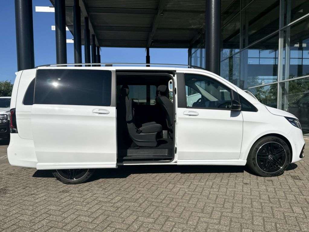 Mercedes-Benz V 220