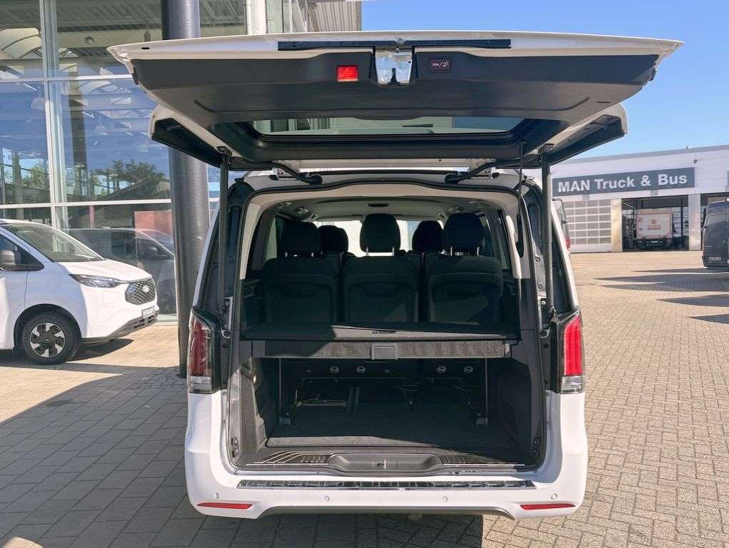 Mercedes-Benz V 220