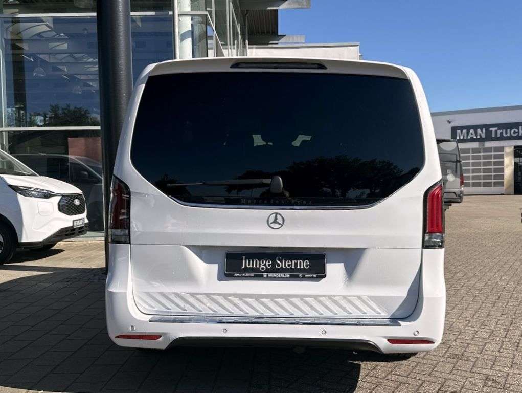 Mercedes-Benz V 220