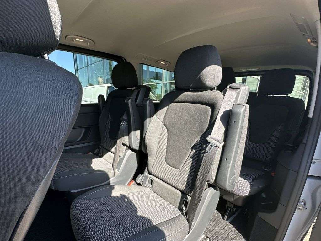 Mercedes-Benz V 220