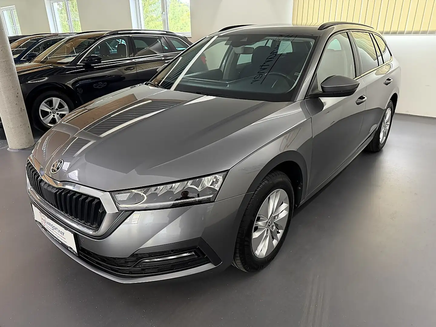 Skoda Octavia Combi 2,0TDI DSG *LED*NAVI*ACC*Sitzheizung vo/h... Grau - 2