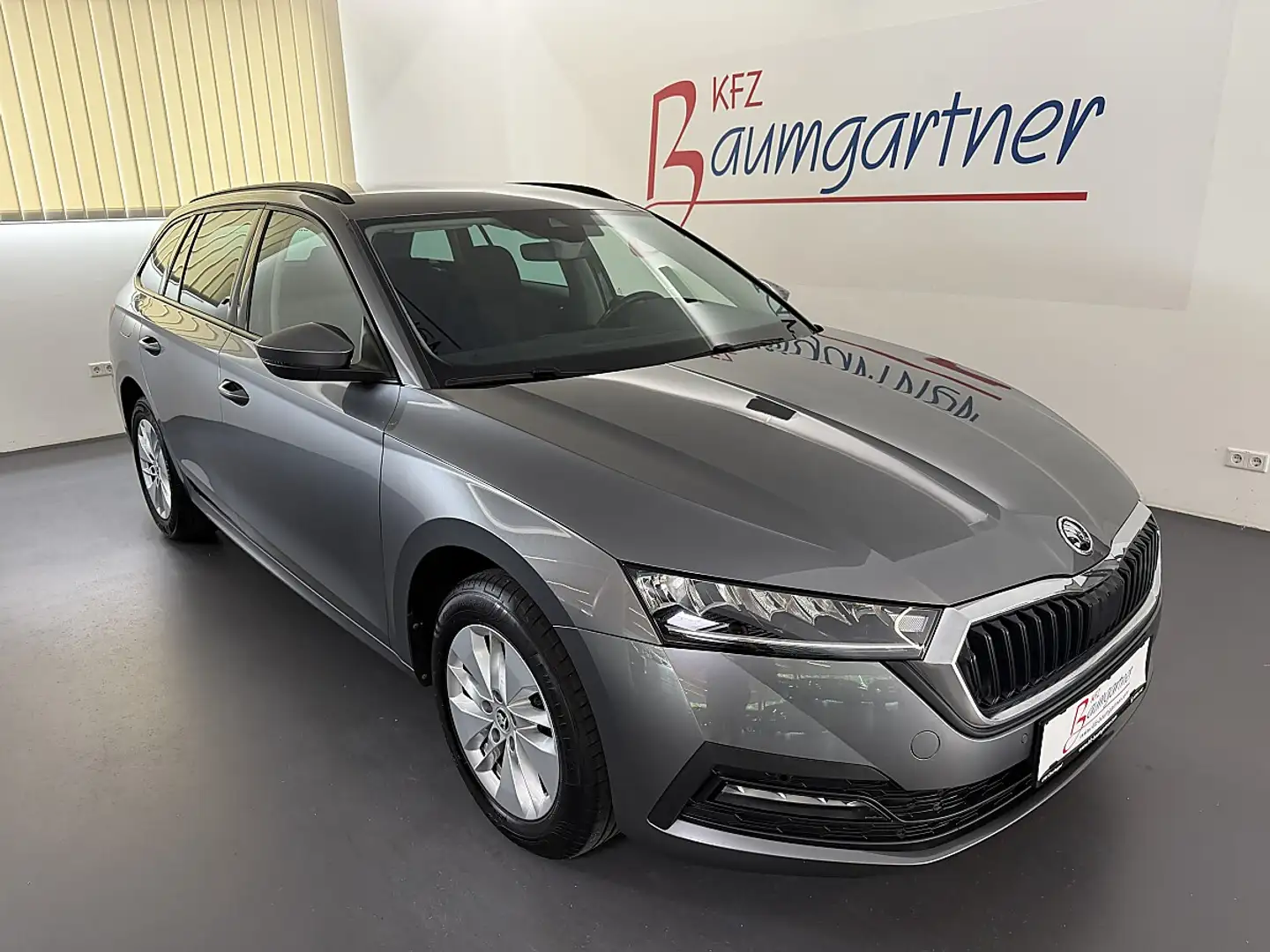 Skoda Octavia Combi 2,0TDI DSG *LED*NAVI*ACC*Sitzheizung vo/h... Grau - 1