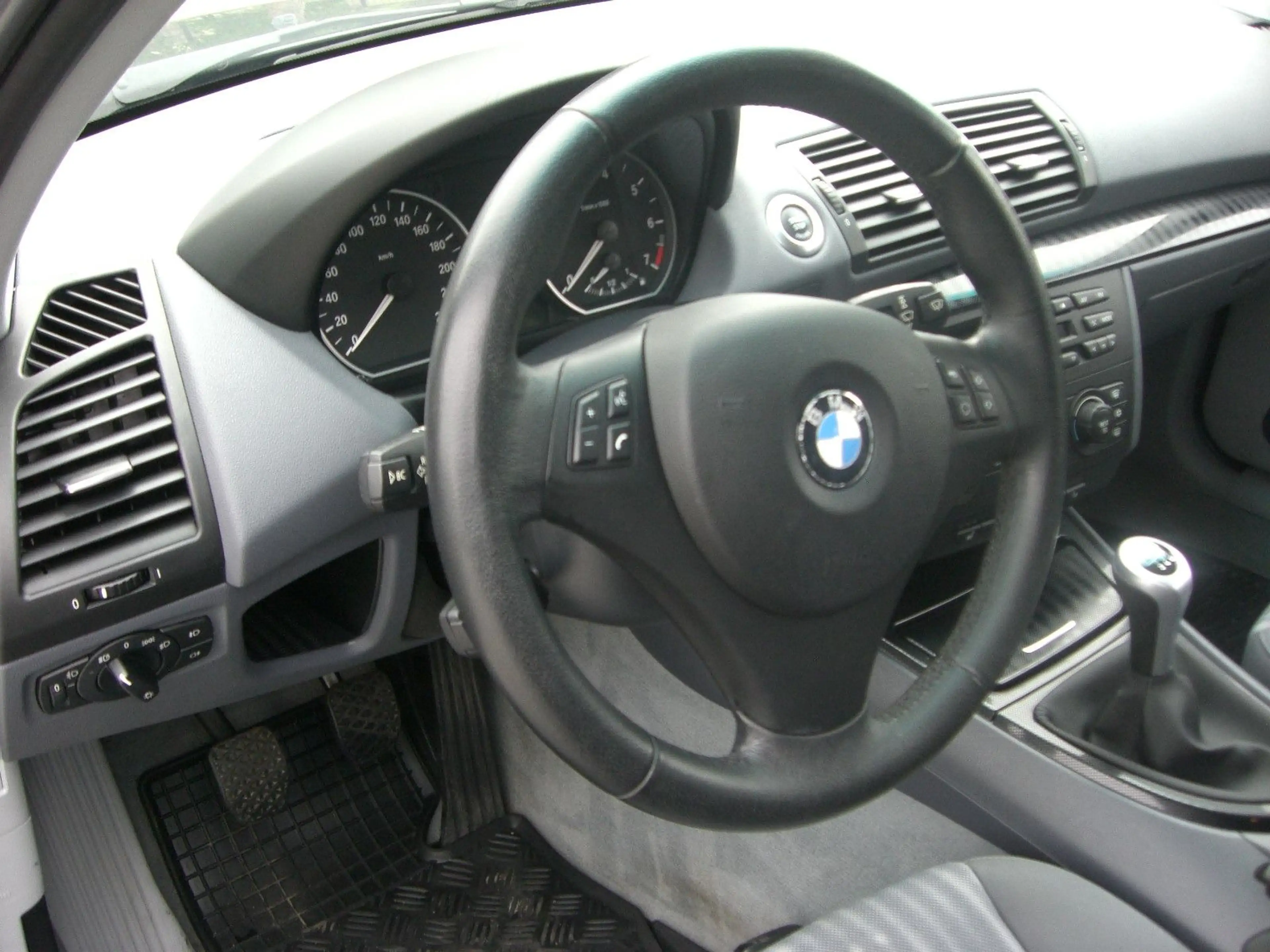 BMW 116 i wenig Kilometer,2.Hand,Klimaaut.&Sitzhzg. — photo 9