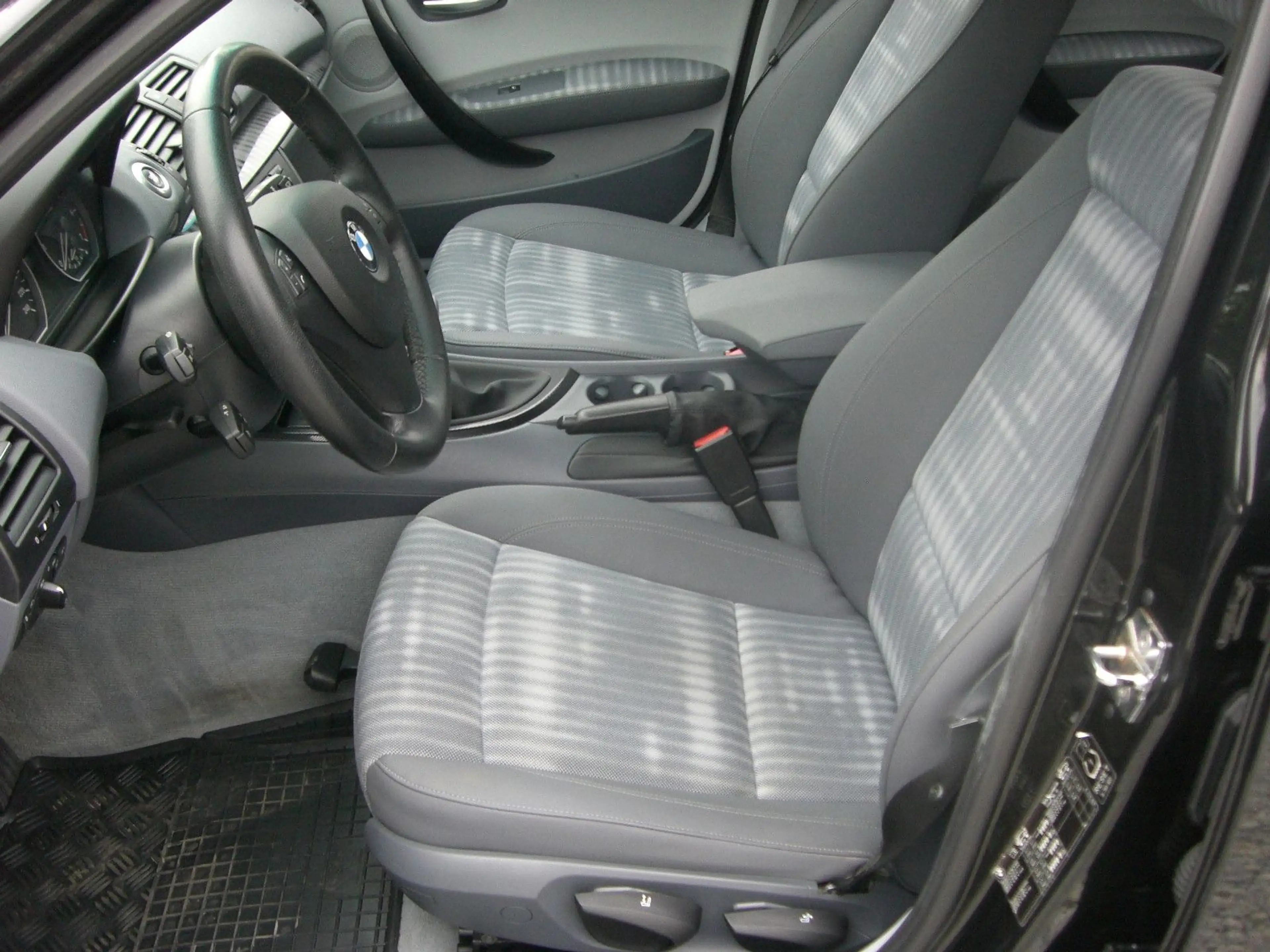 BMW 116 i wenig Kilometer,2.Hand,Klimaaut.&Sitzhzg. — photo 8