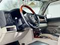 Jeep Commander 3.0 V6 CRD Overland Schwarz - thumbnail 10