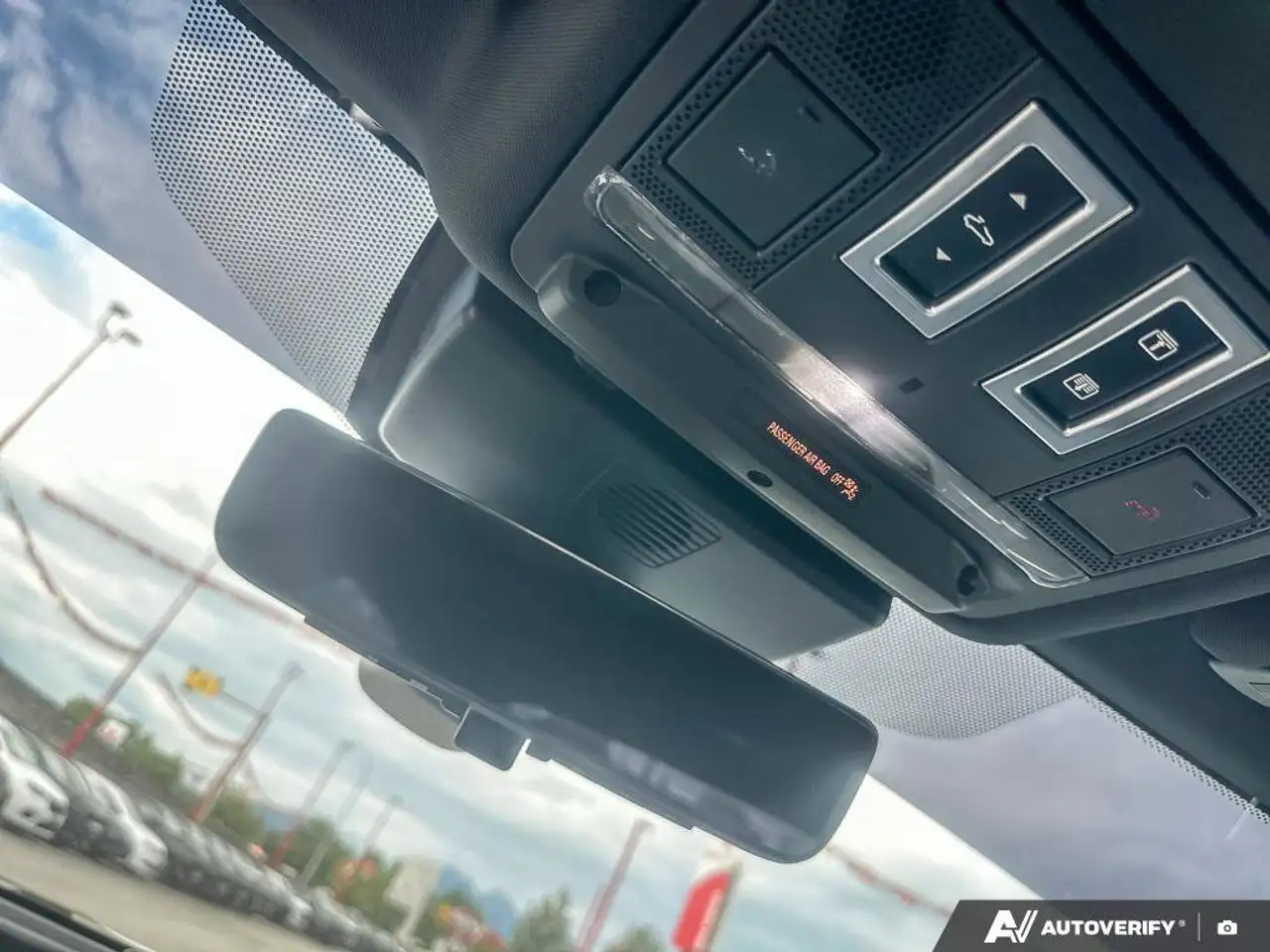 Jaguar XE снимка Jaguar XE
