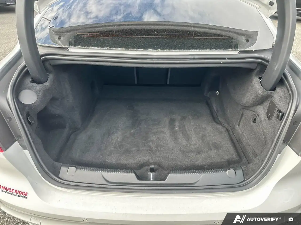 Jaguar XE снимка Jaguar XE