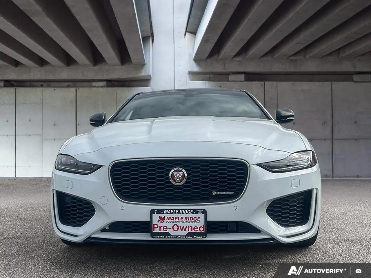 Jaguar XE снимка Jaguar XE