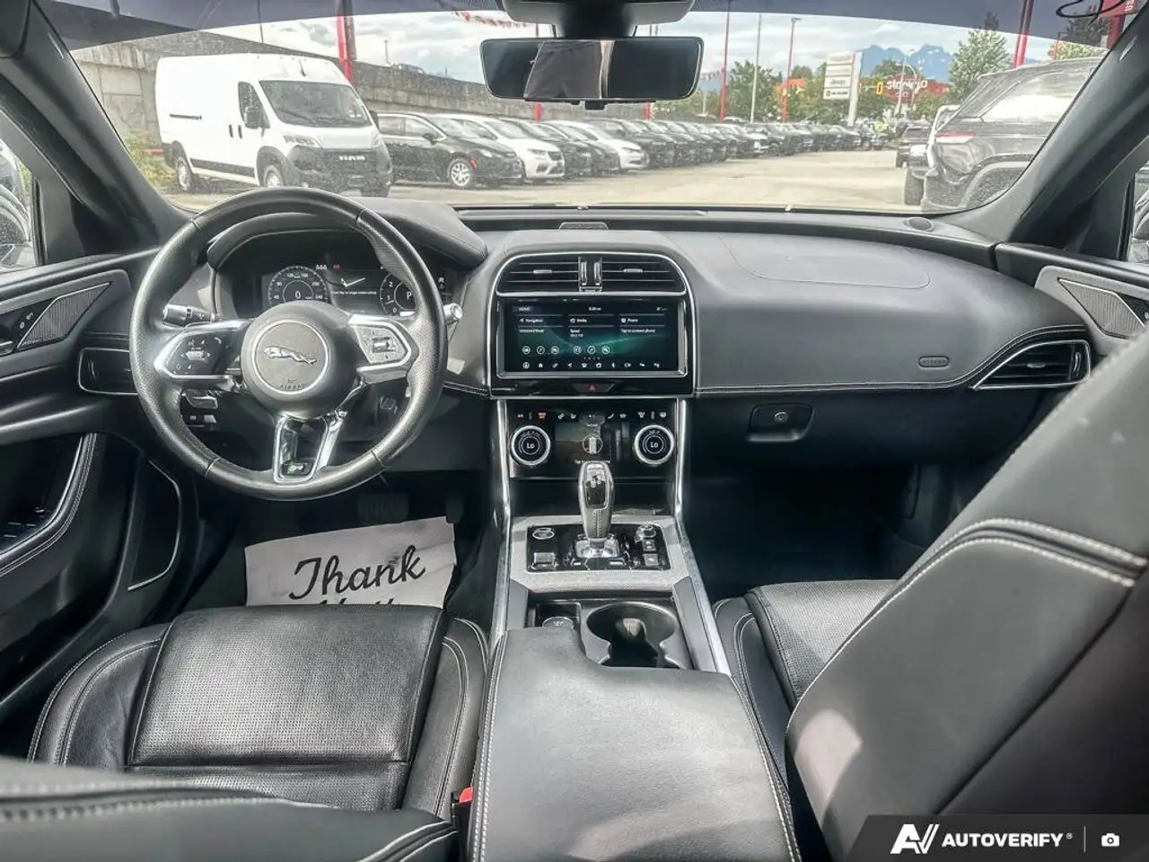 Jaguar XE снимка Jaguar XE
