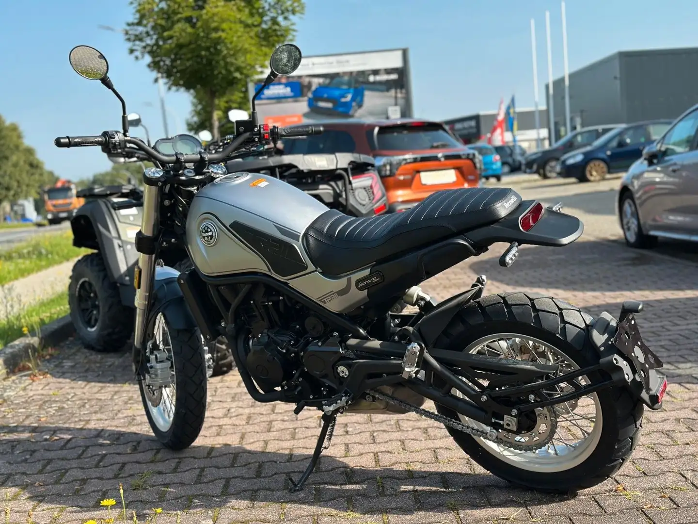 Benelli 500 Leoncino Trail - A2-Klasse möglich - Aktion Silber - 2