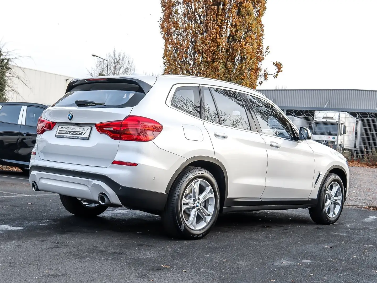 BMW X3 xDrive20d A AHK RFK NAVI LED PDC V+H DAB LM Weiß - 2
