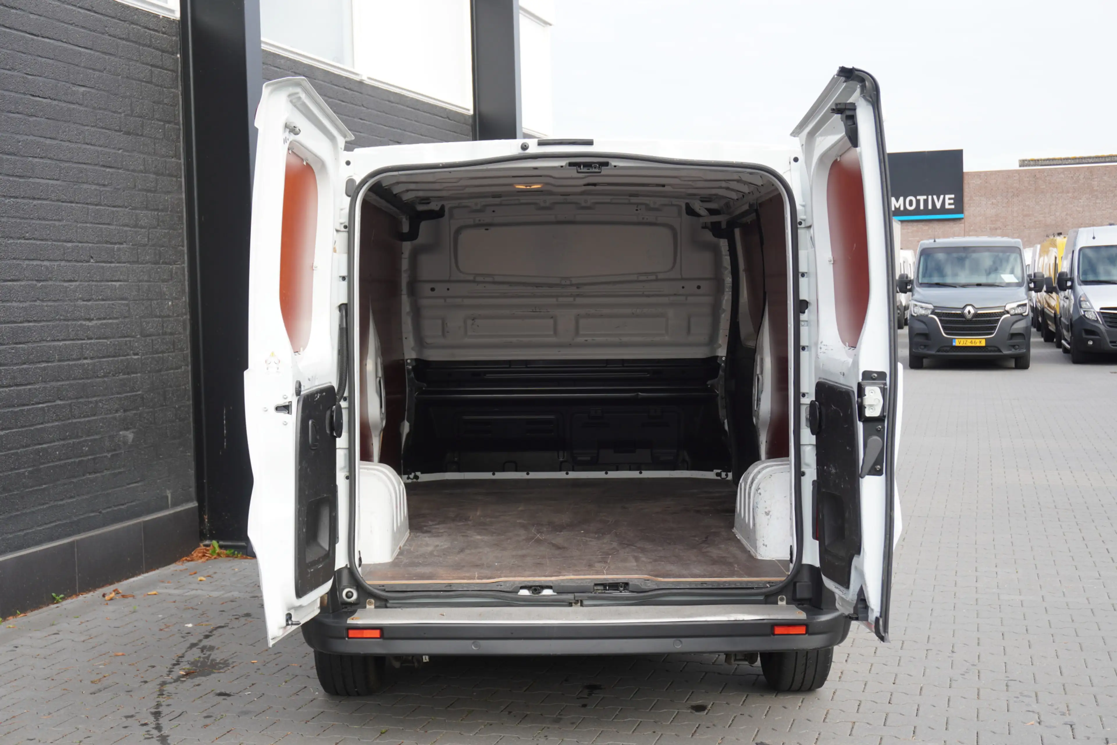 Renault Trafic 2.0 dCi 110PK L2 EURO 6 - Airco - Navi - Cruise - — photo 8