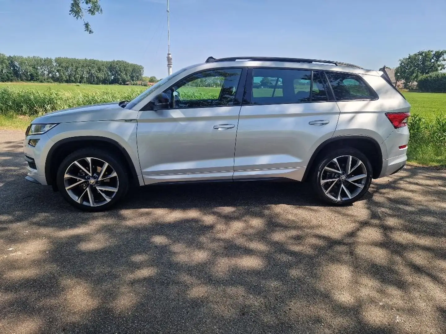 Skoda Kodiaq 1.5 TSI Sportline Business, panoramadak Gris - 2