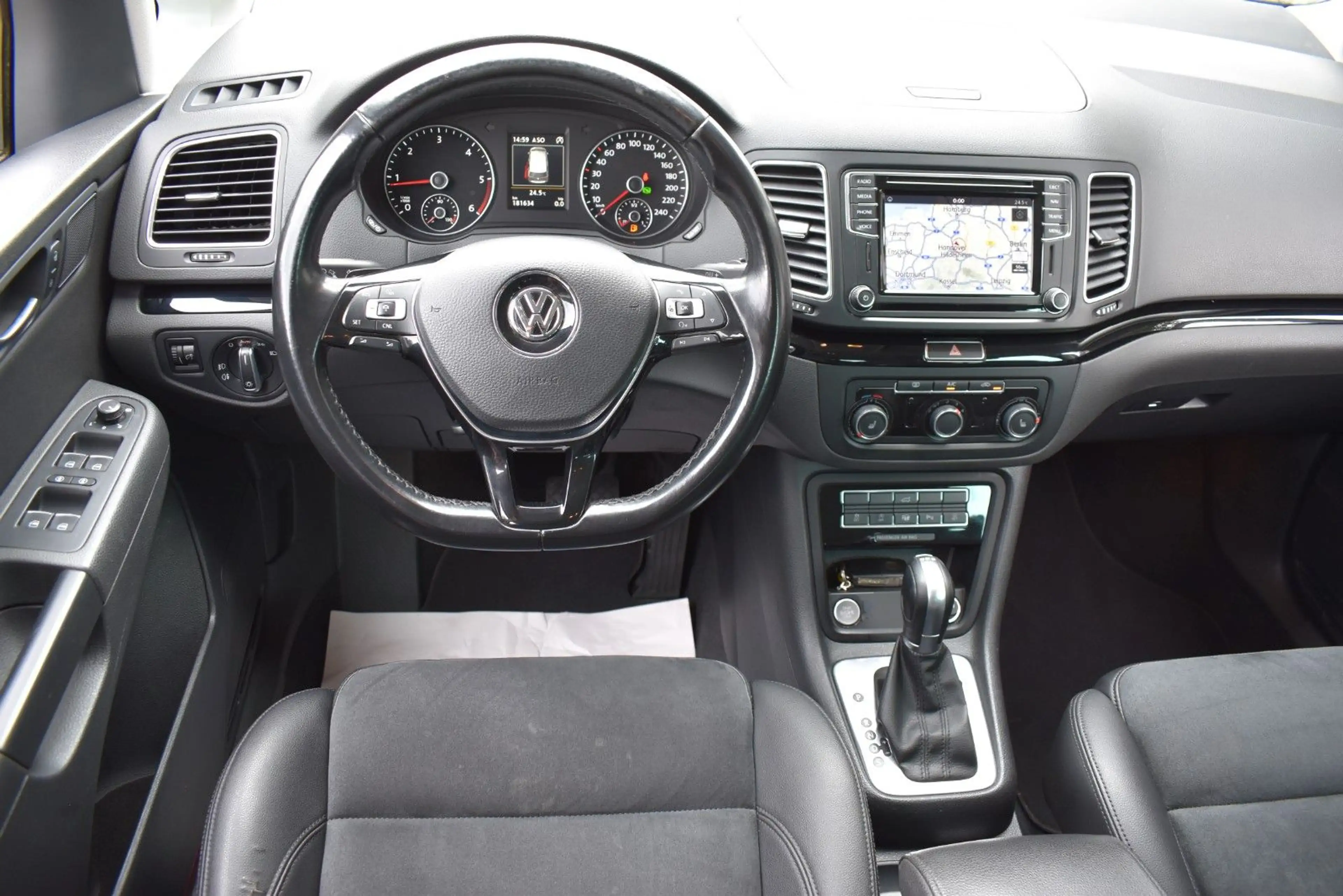 Volkswagen Sharan 2.0 TDI DSG Highline Bi-Xenon|Navi|ACC|BT — photo 9