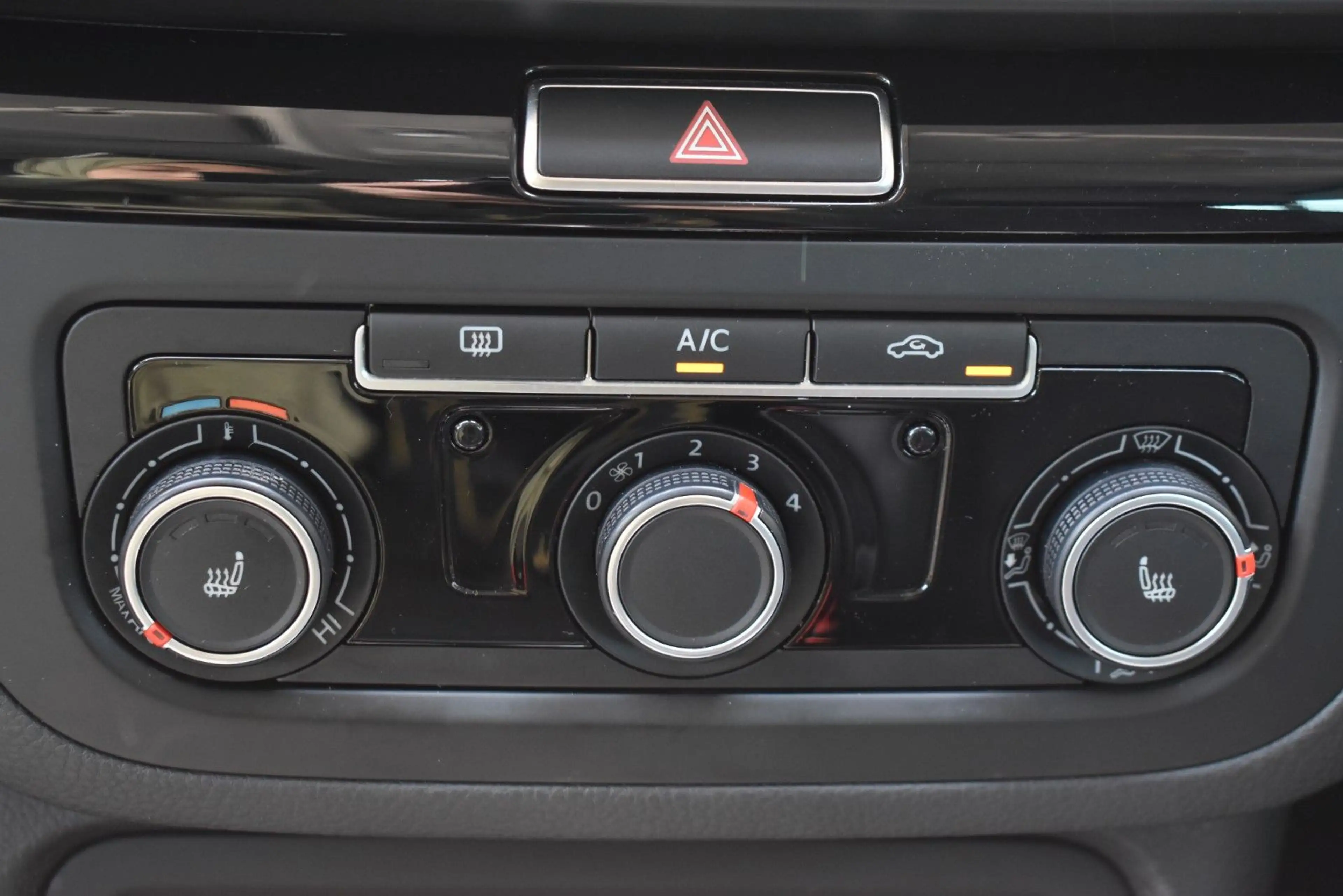 Volkswagen Sharan 2.0 TDI DSG Highline Bi-Xenon|Navi|ACC|BT — photo 12