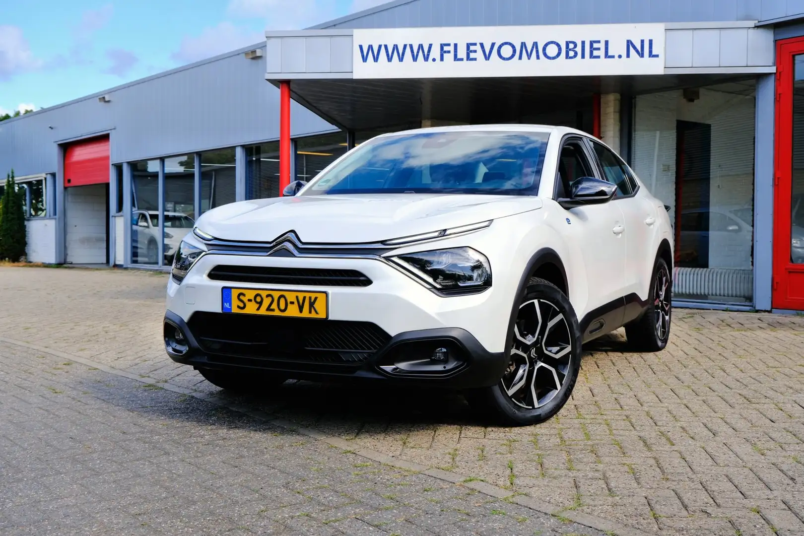 Citroen E-C4 X Feel Pack 50 kWh Aut. Navi|Cam|CarPlay|LMV Weiß - 1