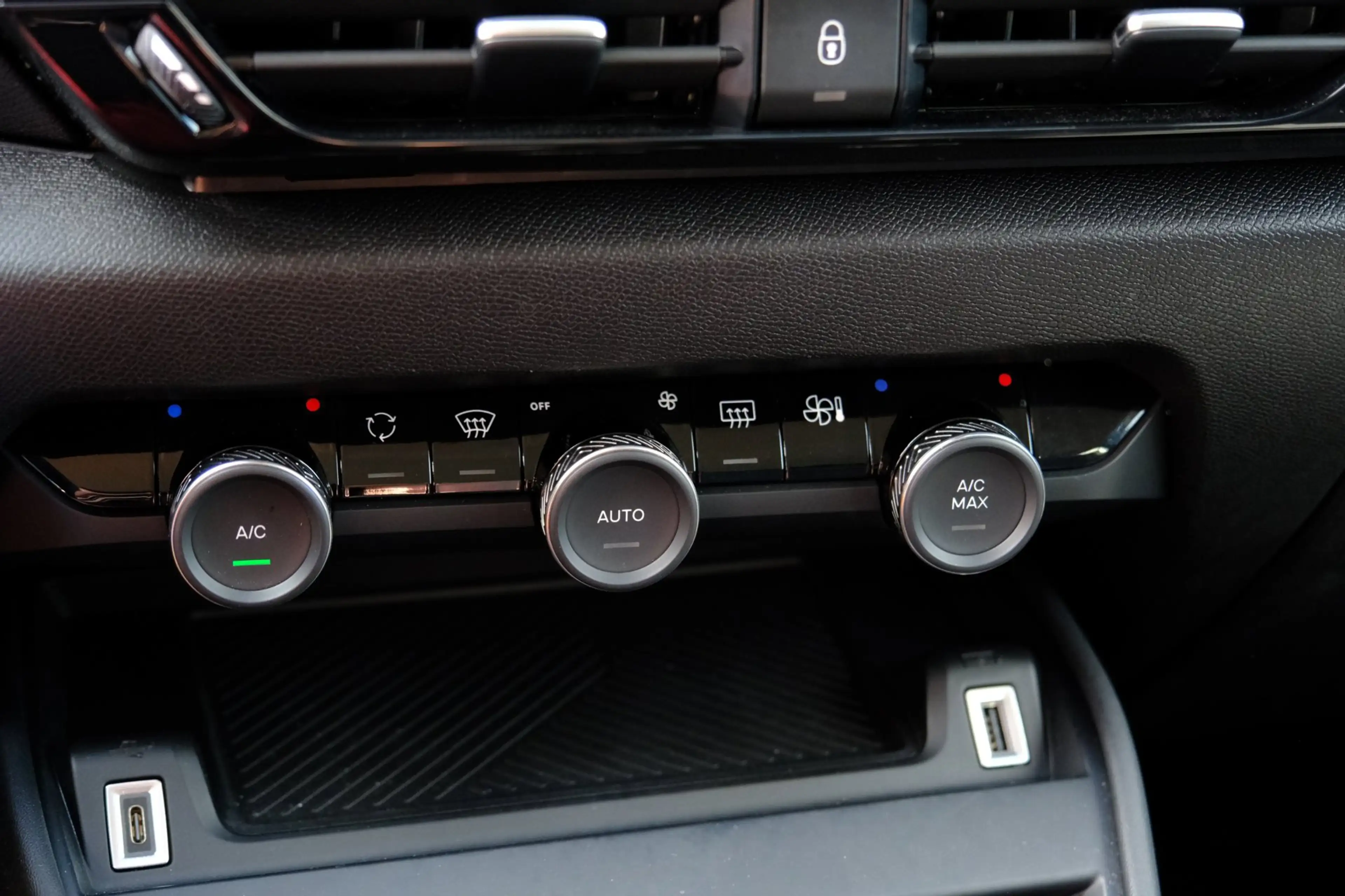 Citroen E-C4 X Feel Pack 50 kWh Aut. Navi|Cam|CarPlay|LMV — photo 13