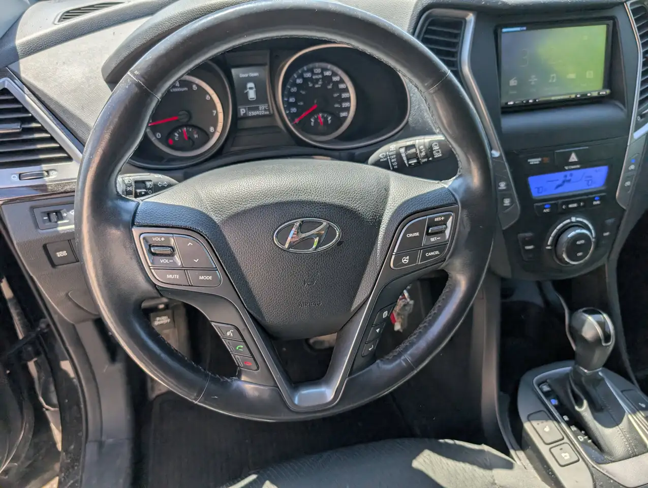 Hyundai SANTA FE снимка Hyundai SANTA FE