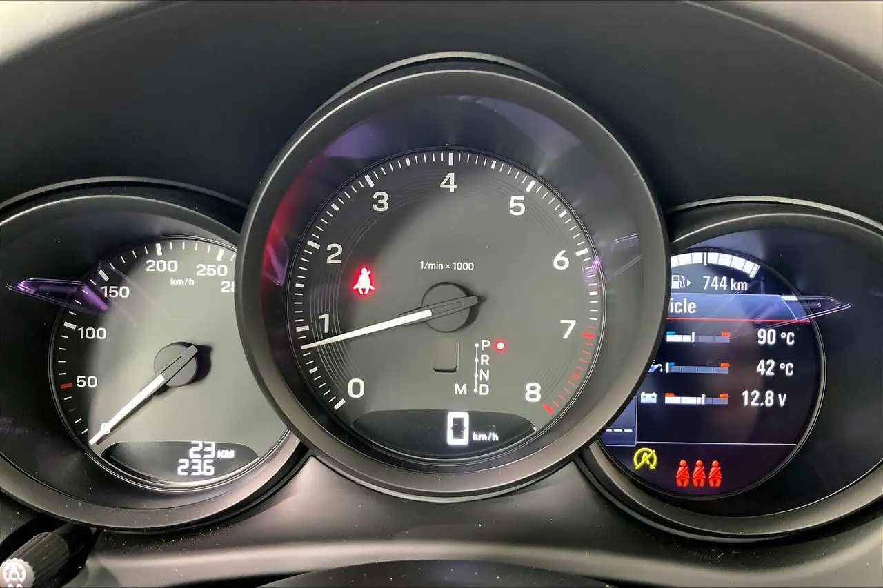 Porsche Macan снимка Porsche Macan
