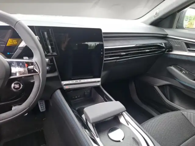 Renault Austral view 9