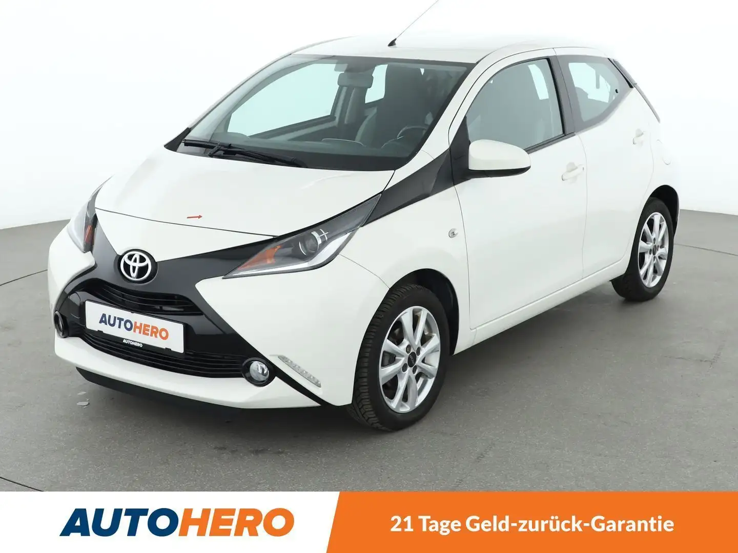 Toyota Aygo 1.0 X-Play Touch*TEMPO*CAM*KLIMA*GARANTIE* Weiß - 1