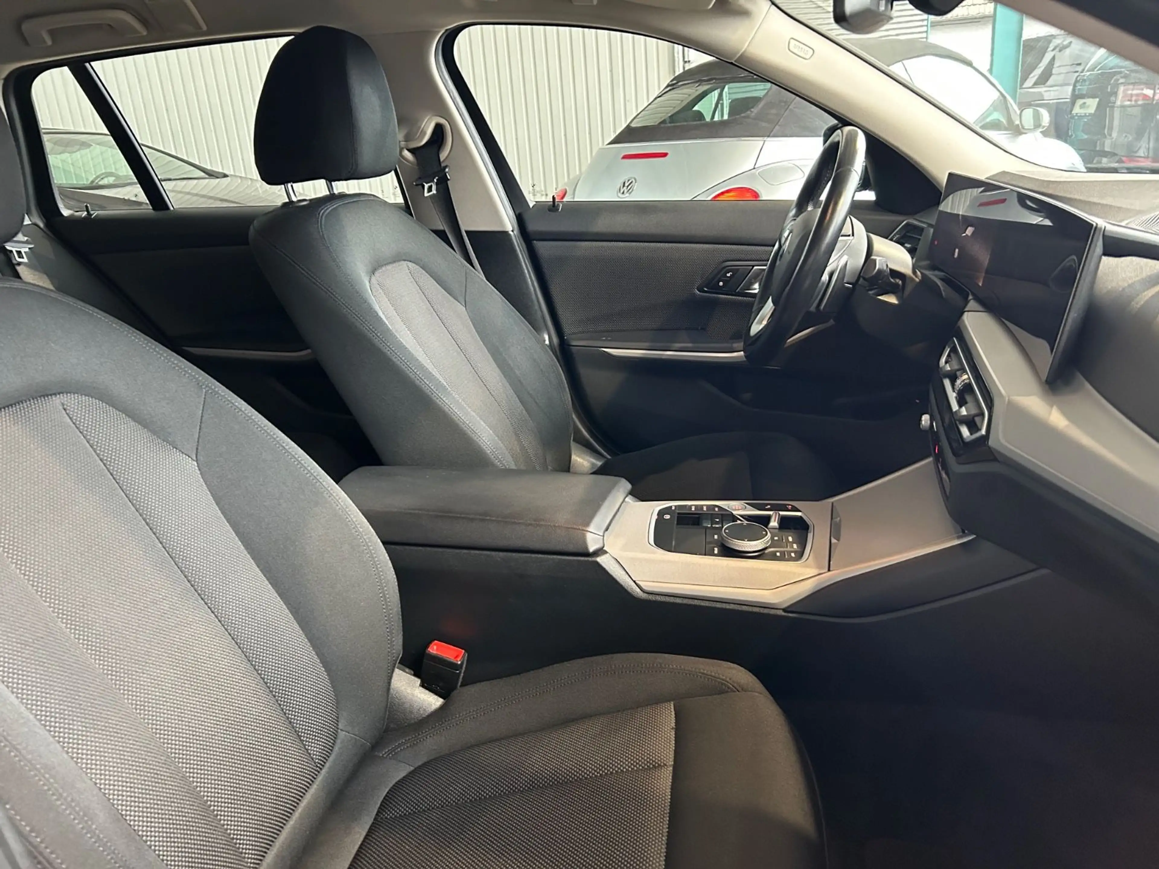 BMW 318 d Touring*Automatik*Navi*LED*Digitales Kombi — photo 7