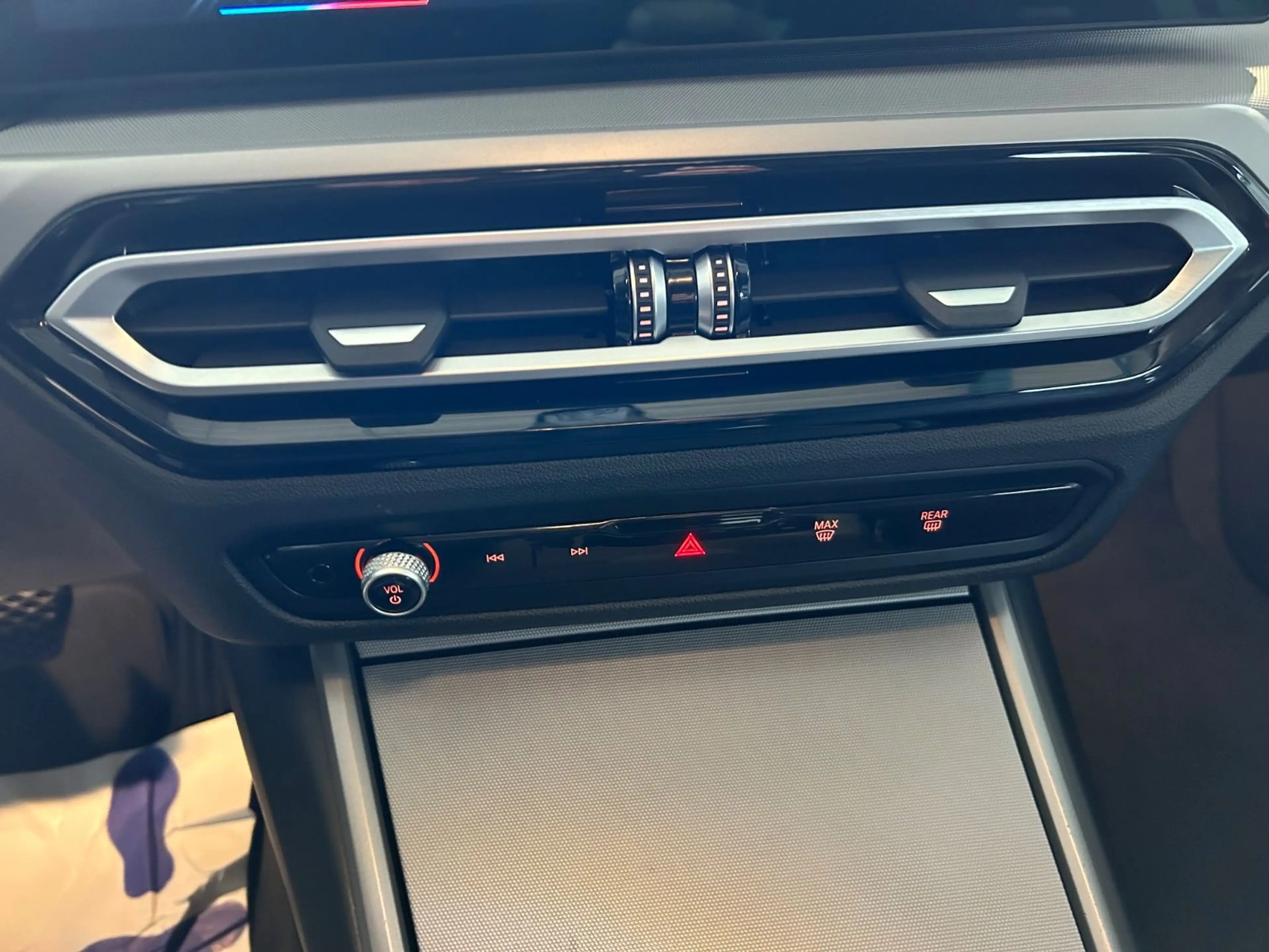 BMW 318 d Touring*Automatik*Navi*LED*Digitales Kombi — photo 11