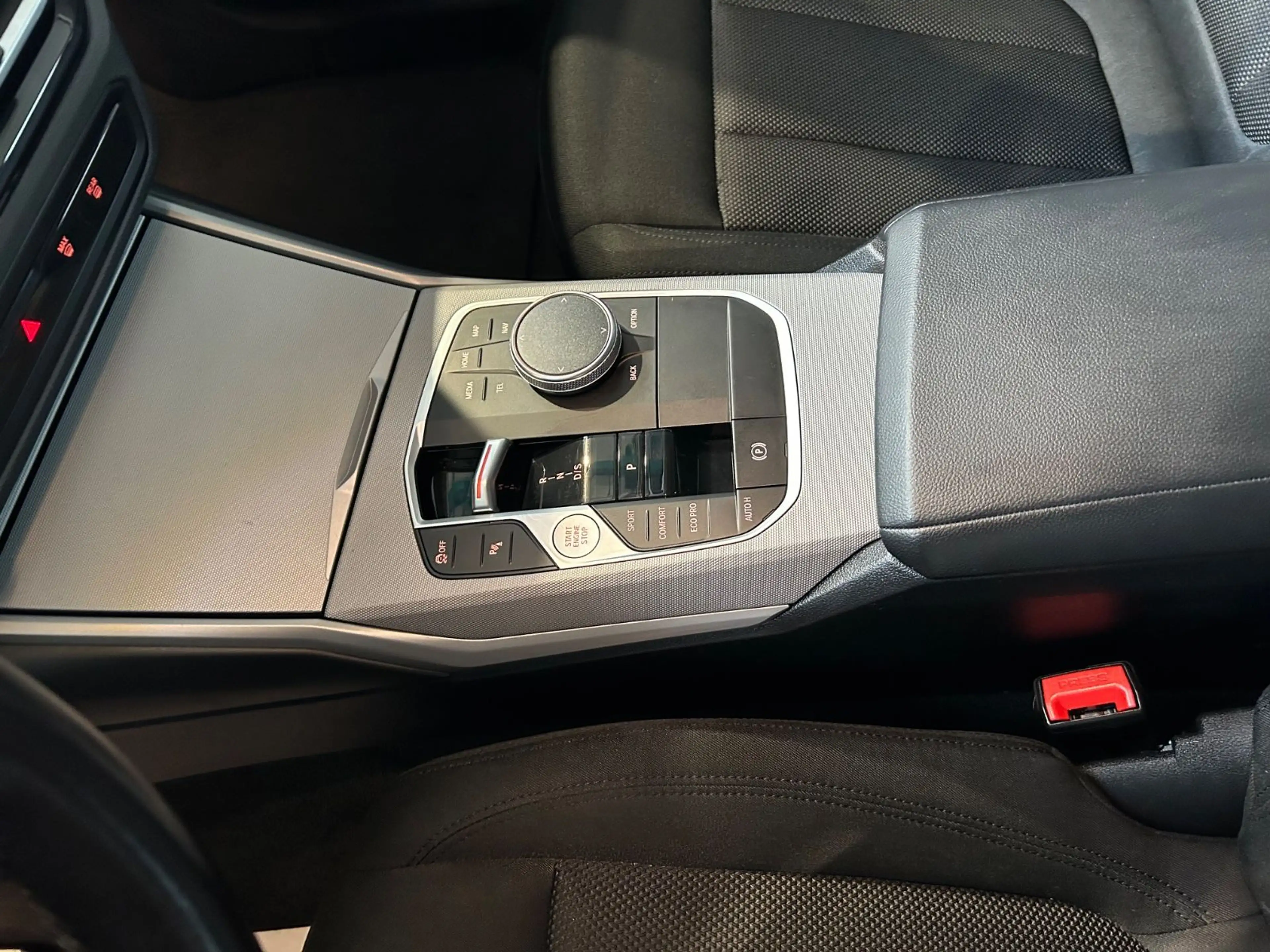 BMW 318 d Touring*Automatik*Navi*LED*Digitales Kombi — photo 12