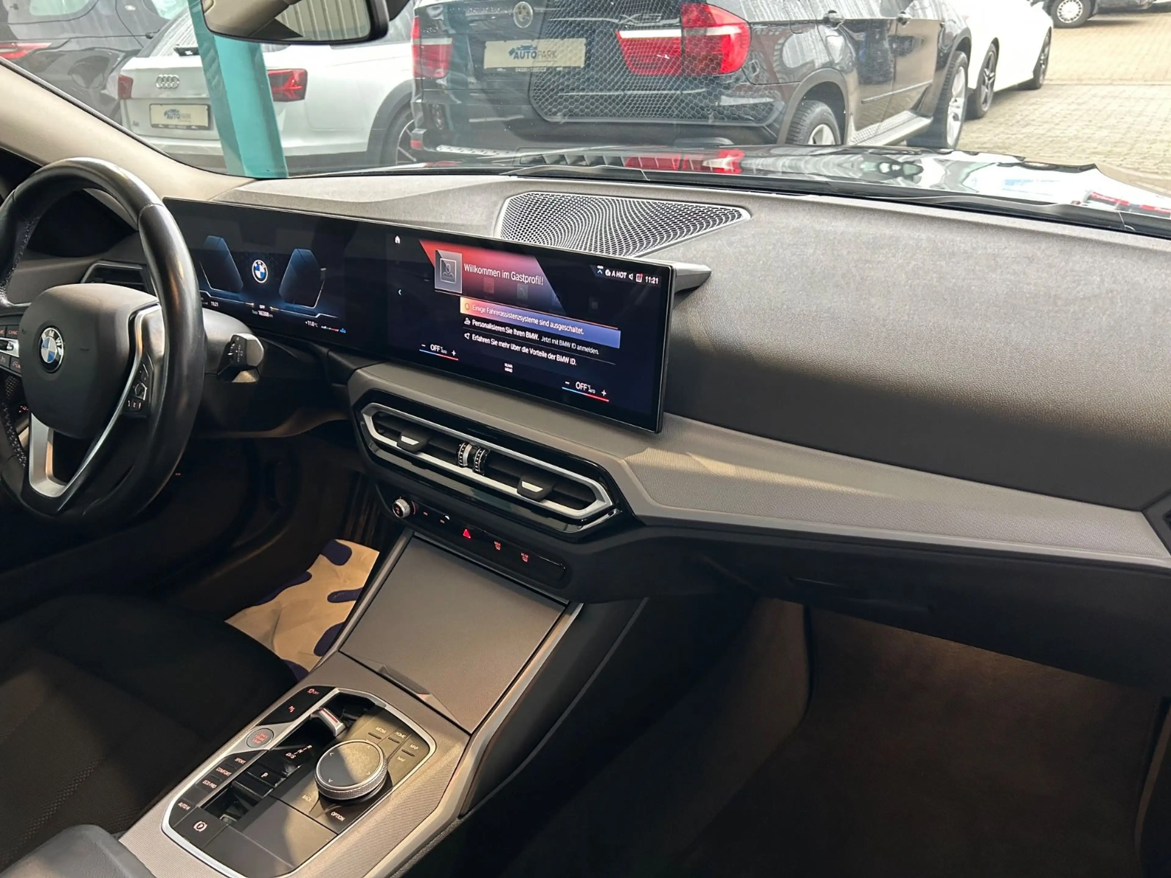 BMW 318 d Touring*Automatik*Navi*LED*Digitales Kombi — photo 8