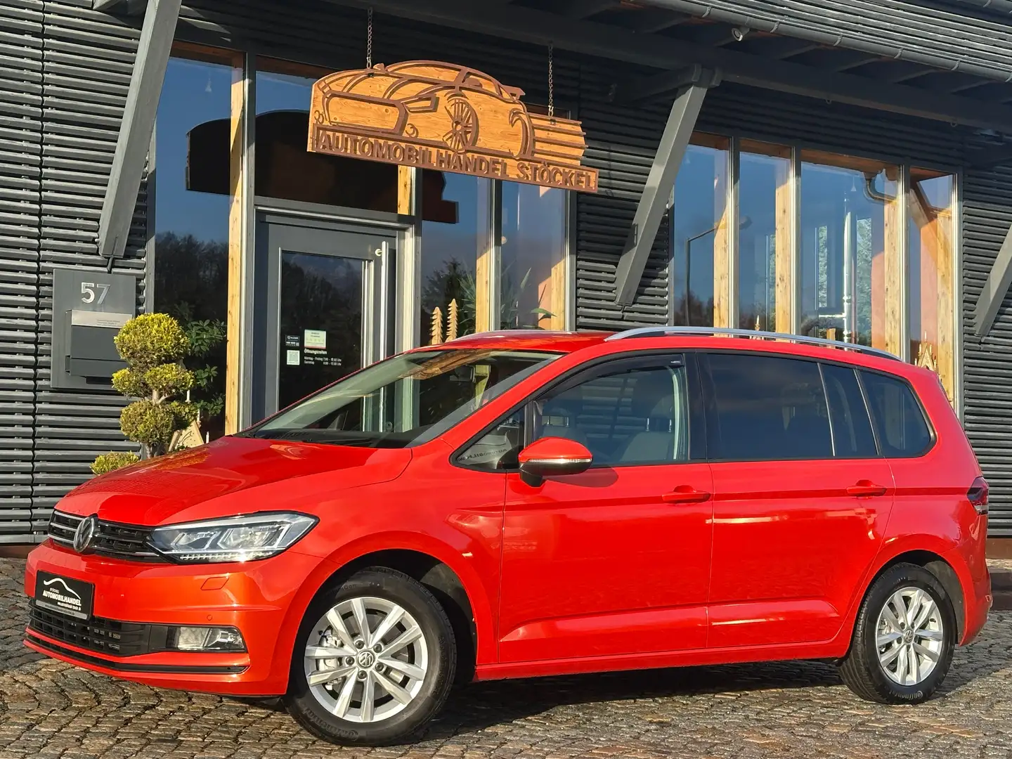 Volkswagen Touran 1.2 TSI BMT Life +LED+AHK+LED+SHZG+GARANTIE+ Orange - 1