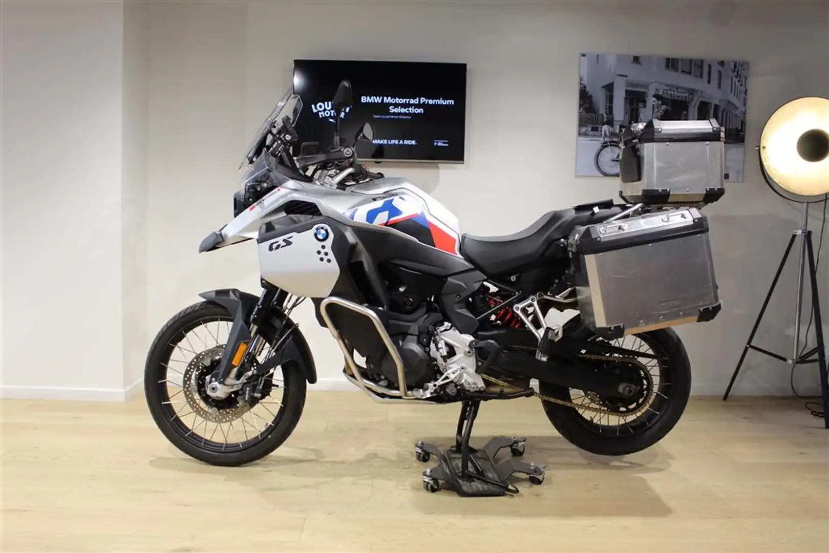 BMW F 900 GS Adventure 0 - 2