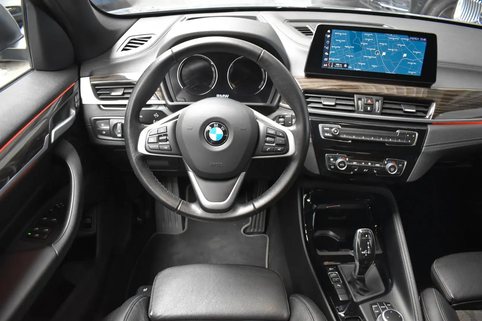 BMW X1 sDrive 20 d xLine*HIFI*KAMERA*KEYLESS-GO*SHZ* Grau - 2