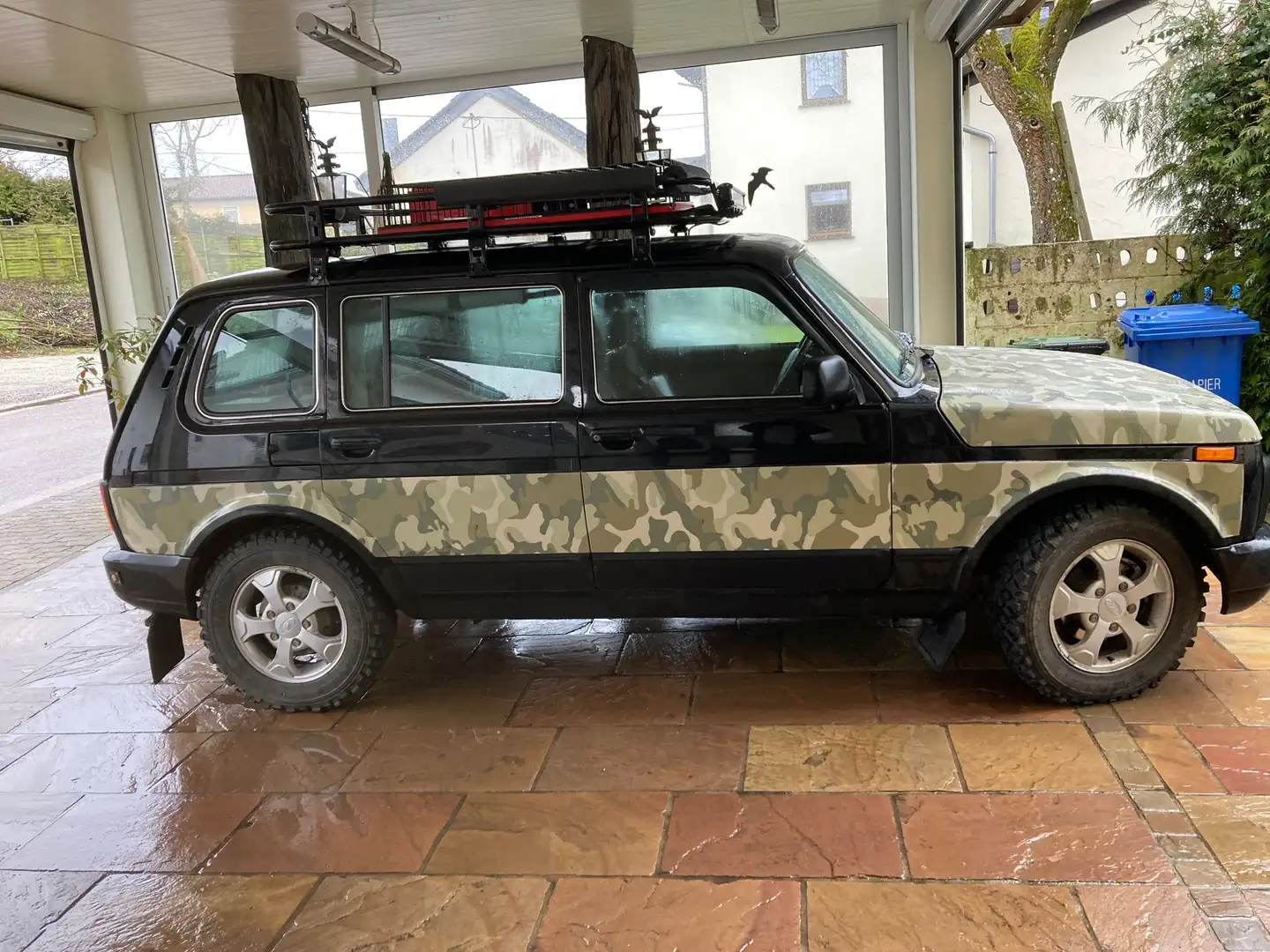 Lada Urban Lada 4x4 Urban Schwarz - 1