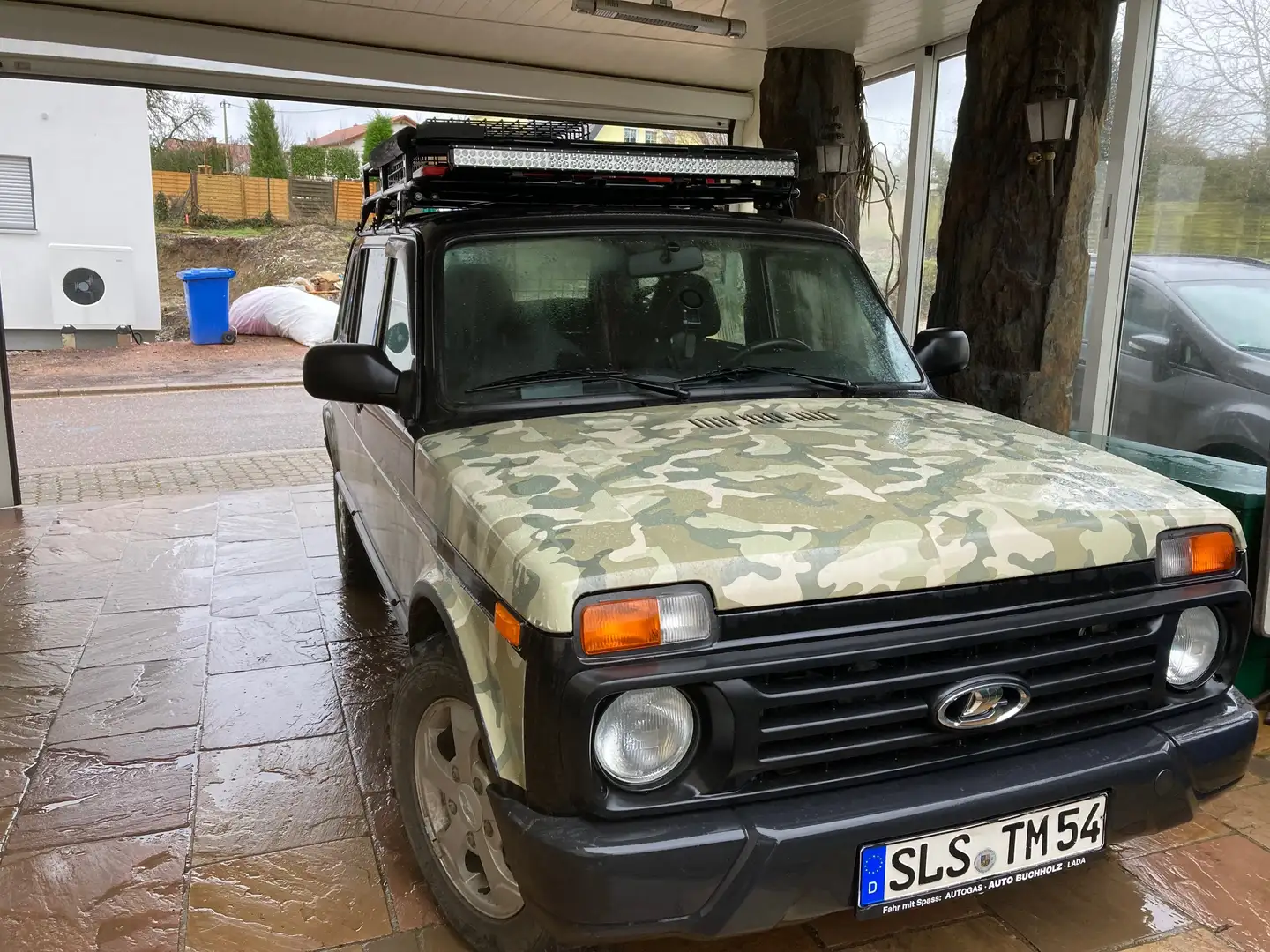 Lada Urban Lada 4x4 Urban Schwarz - 2