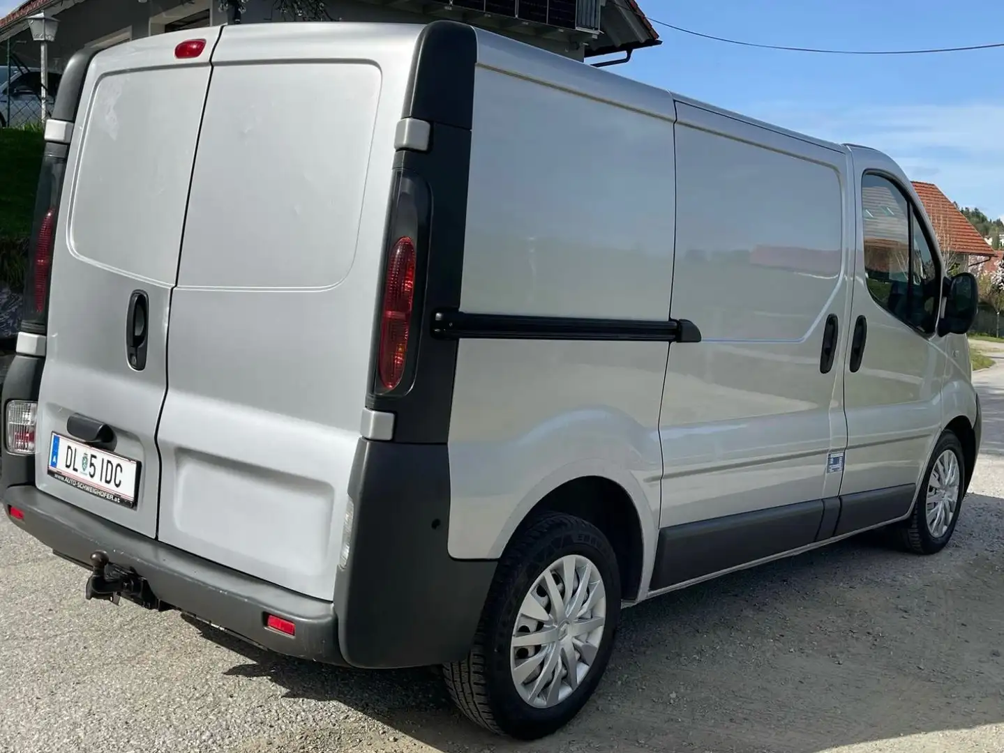 Renault Trafic Kombi L1H1 1,9 dCi kurz NL 1000 Argent - 2