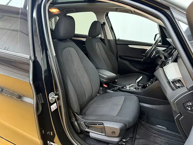 BMW 2 Series view 12
