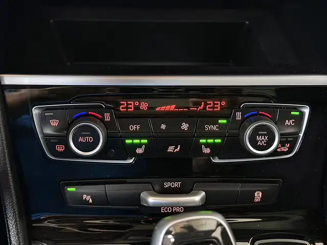 BMW 2 Series view 18