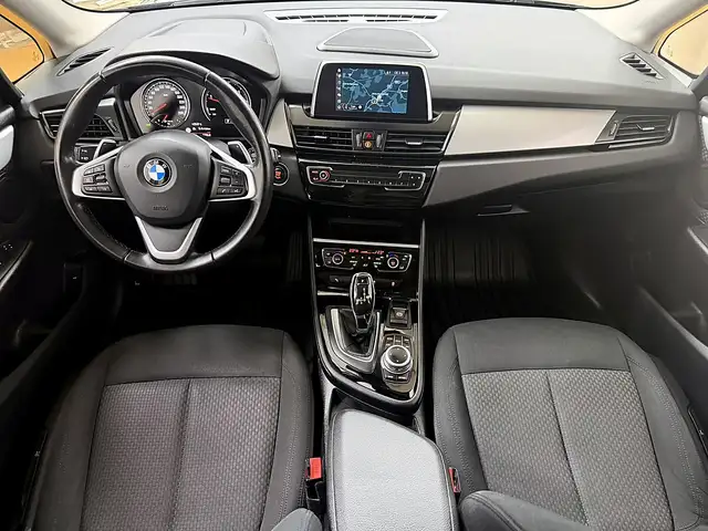 BMW 2 Series view 9