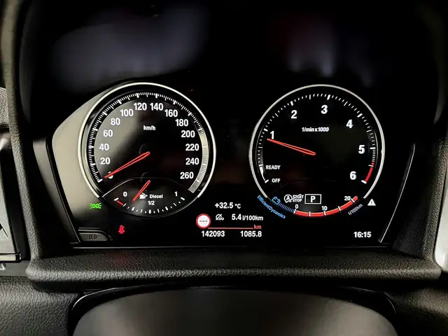BMW 2 Series view 17