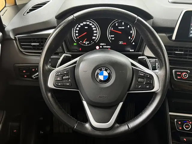 BMW 2 Series view 6