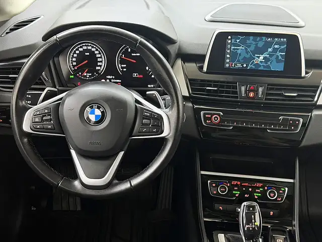 BMW 2 Series view 8