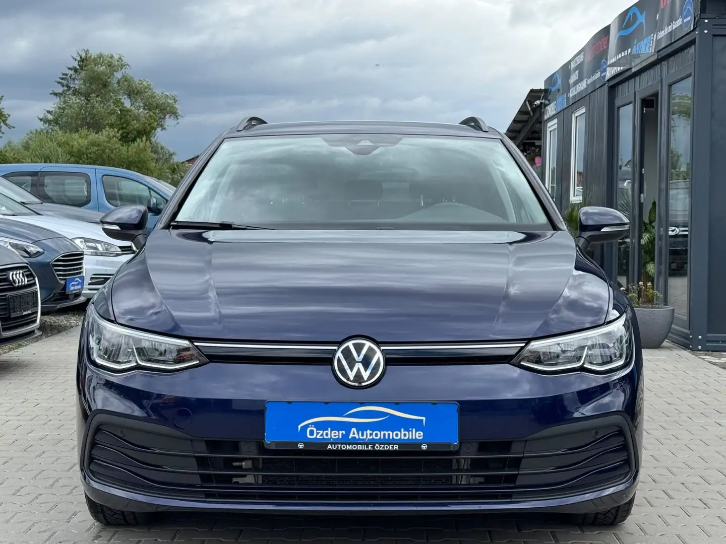 Volkswagen Golf VIII 2.0 TDI Variant Life++Finanzierung++ Blau - 2