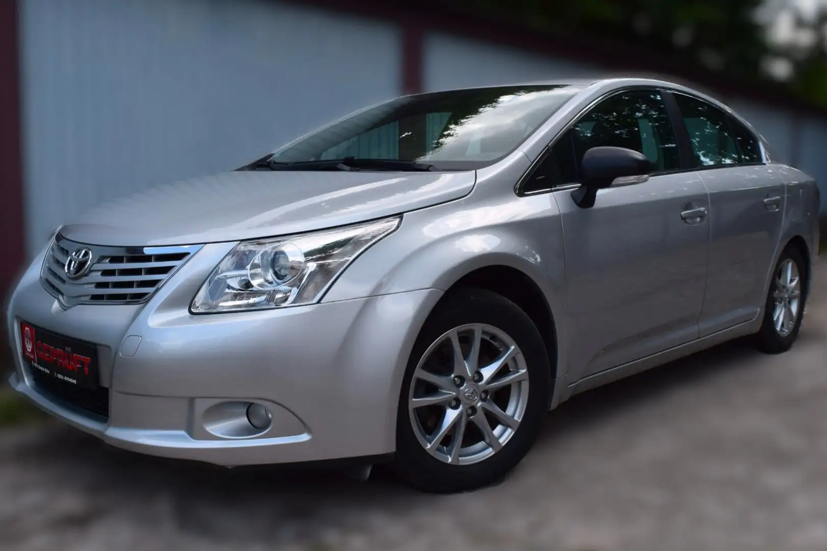 Toyota Avensis Edition 1.8-L,Limo,Automatik,Navi,Kamera Silber - 1
