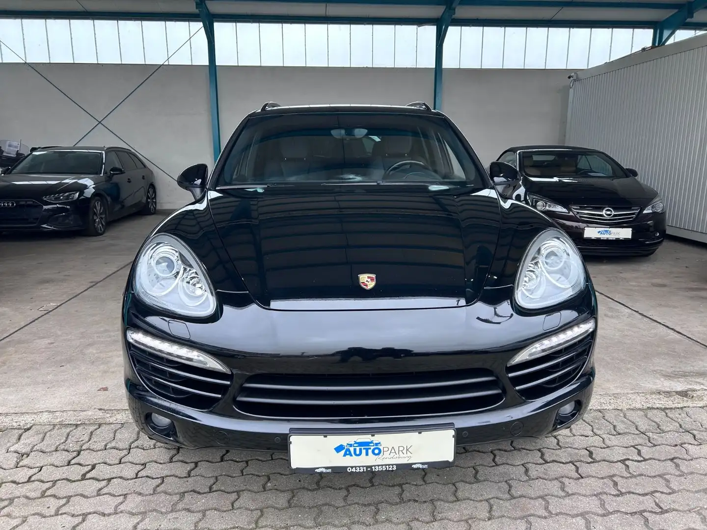 Porsche Cayenne 3.0 Diesel*Panorama*Navi*Kamera* Schwarz - 2