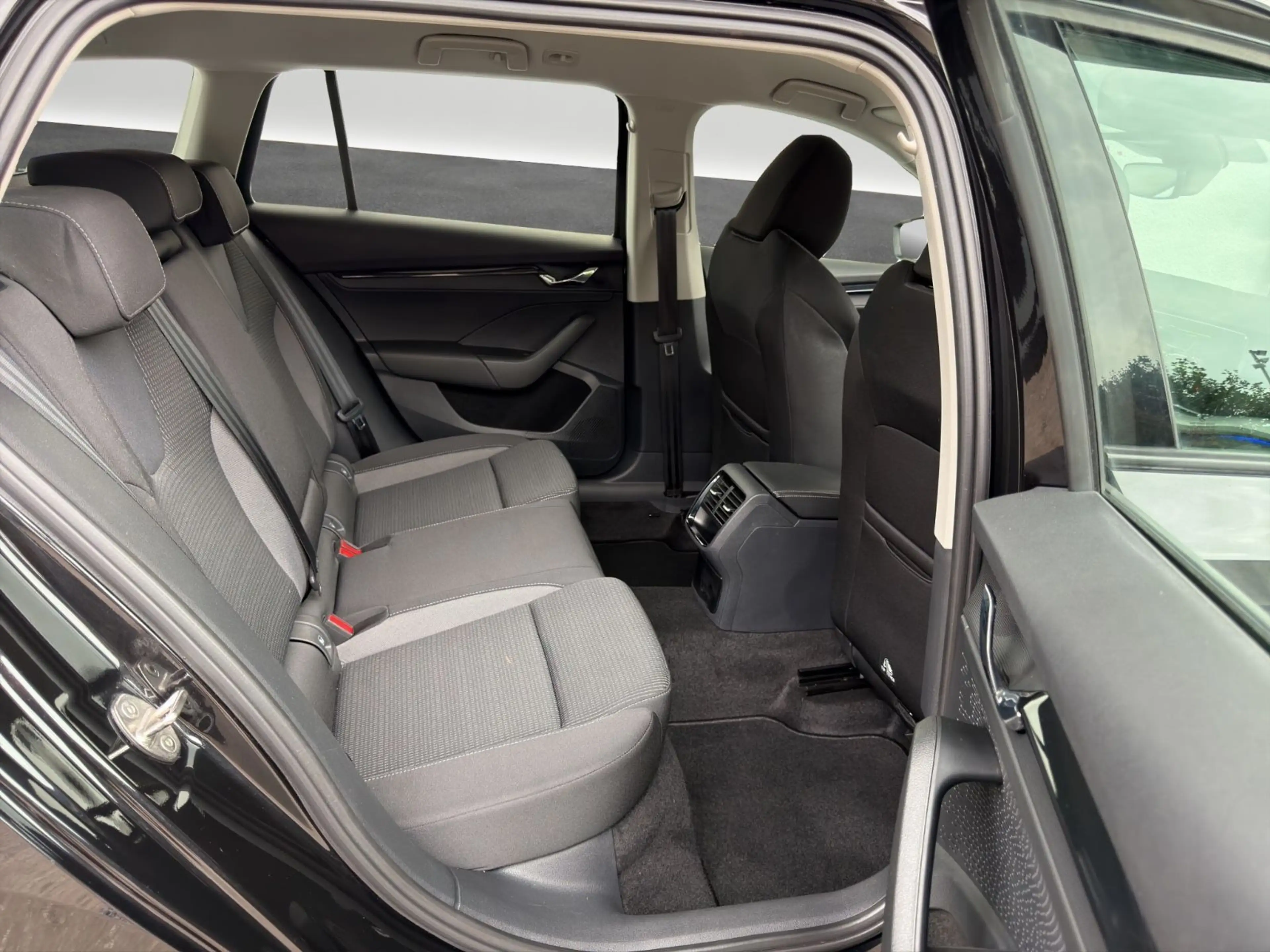 Skoda Octavia Combi Ambition*AUTOMATIK*AMBIENTE*AHK* — photo 14