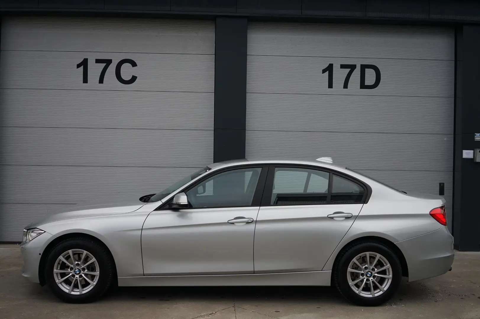 BMW 320 3-serie 320i xDrive Silber - 1