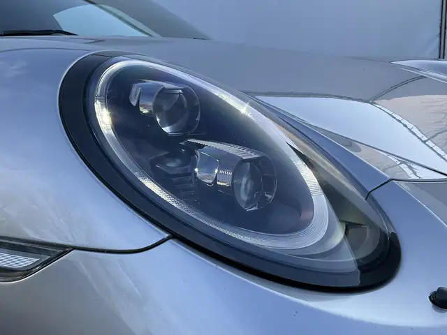 Porsche 911 view 21