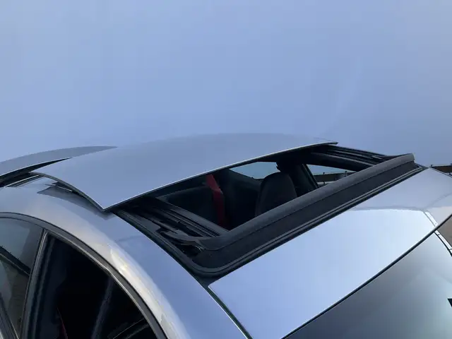 Porsche 911 view 13